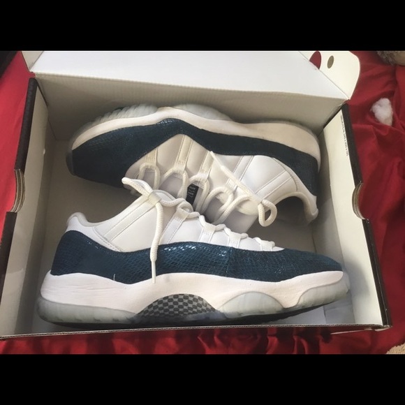 Navy Blue SNAKESKIN 11s LOW - Picture 1 of 3